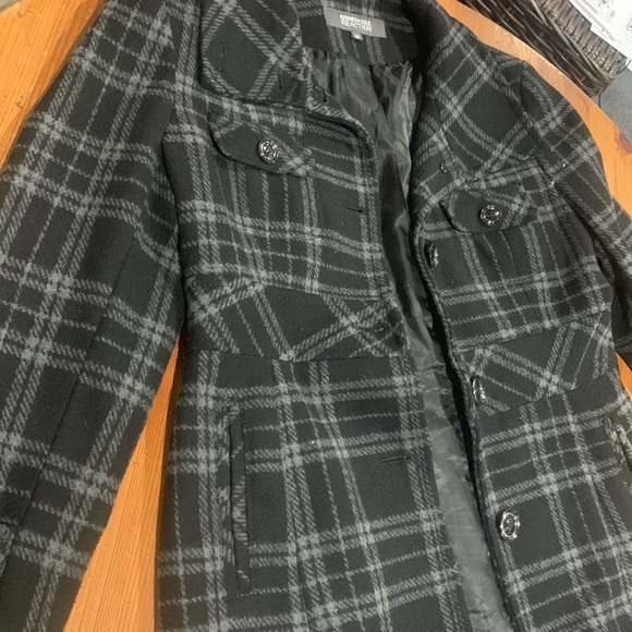 Kenneth Cole Reaction - woman’s Black n Gray plaid peacoat -   Size 10 like new - Picture 2 of 5